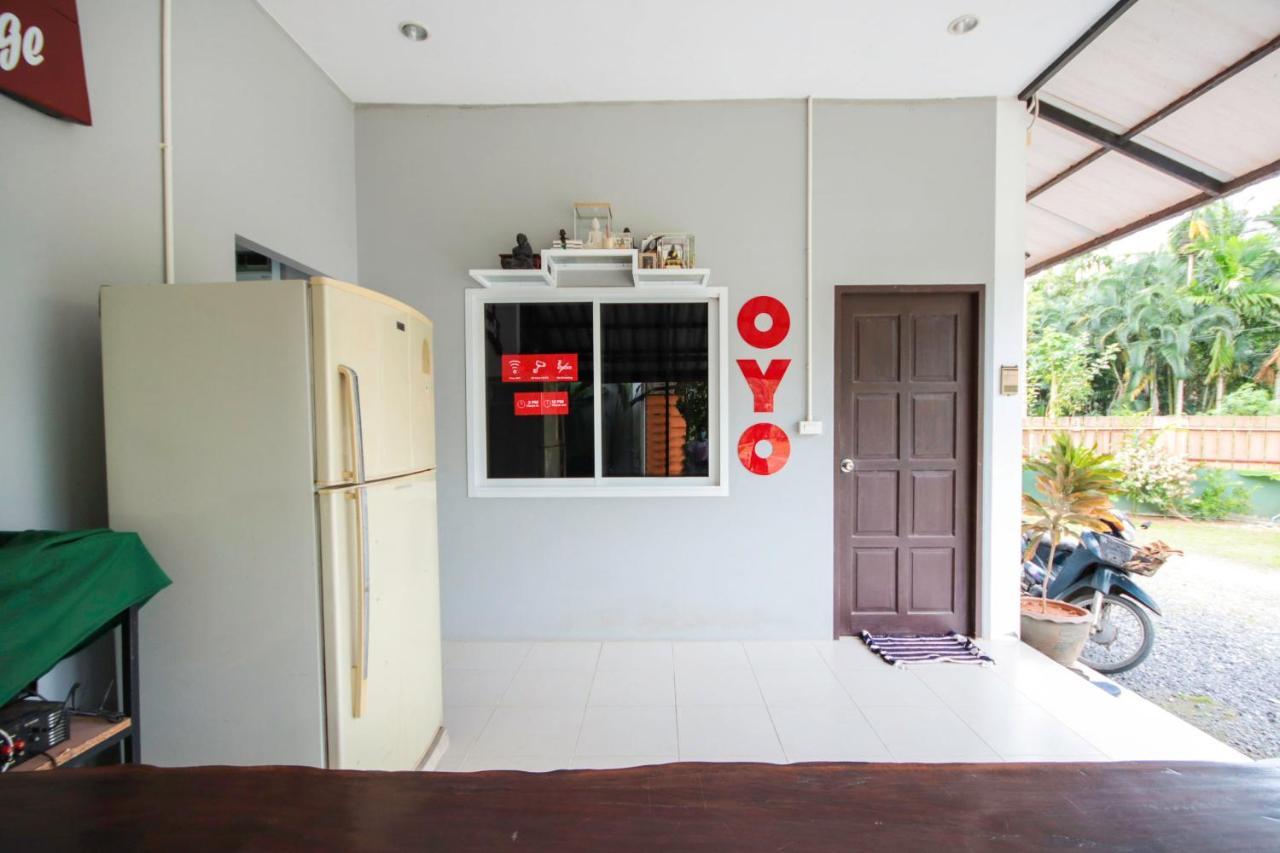 Oyo 75312 Banana Lodge Khao Lak Exterior foto