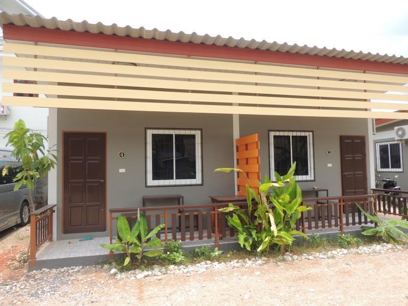 Oyo 75312 Banana Lodge Khao Lak Exterior foto